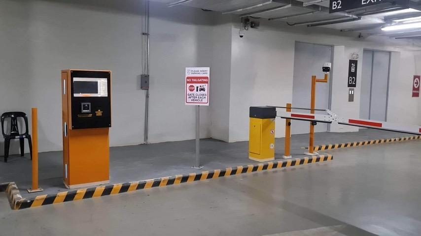 Mitsukoshi parking installation