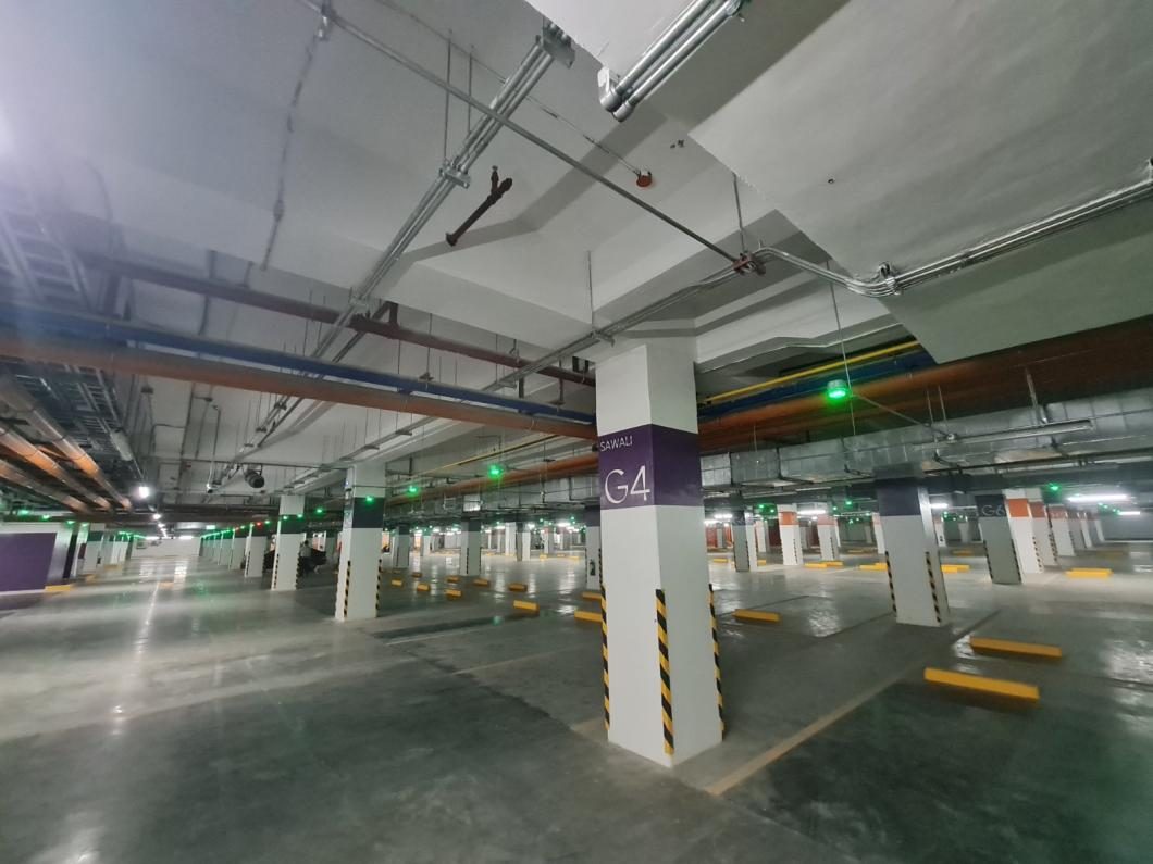 Parking guidance signage at Parqal